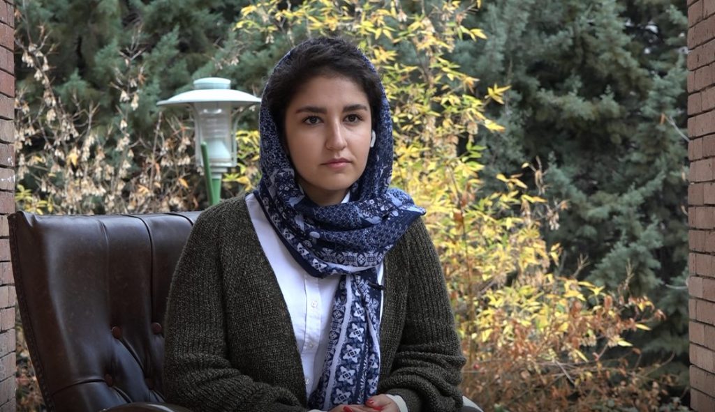گلناز شاکری: دانشجوی رشته ی داروسازی شهید بهشتی