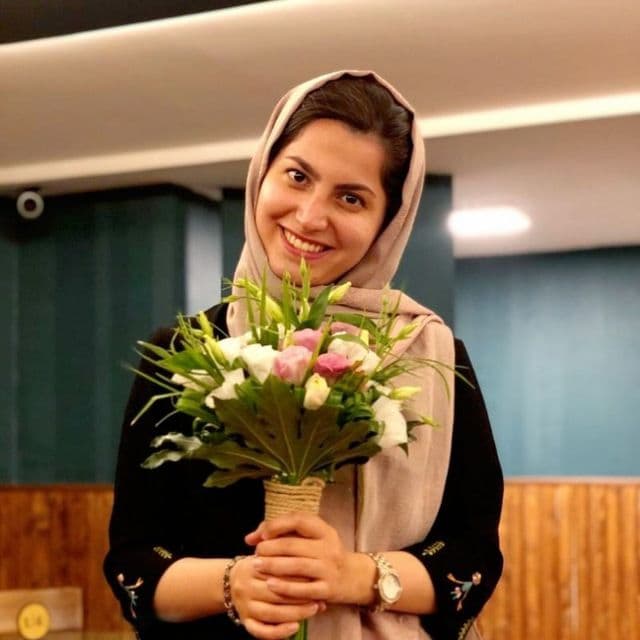 ساره صاین:رتبه 30 کنکور دانشجوی پزشکی تهران