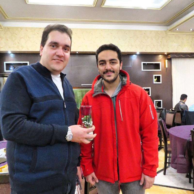 میلاد چاوشیان پشت کنکوری موفق به قبولی دندون پزشکی در کنار محمدحسین جدیدی نژاد مشاور رتبه های برتر کنکور و پشت کنکوری های موفق